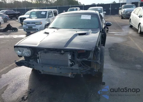 2010 Dodge Challenger Srt8 z USA, uszkodzony, nr VIN 2B3CJ7DW5AH109117